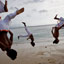Membru sira husi grupu dansa Movimento de Adolescentes e Crianças pratika Capoeira